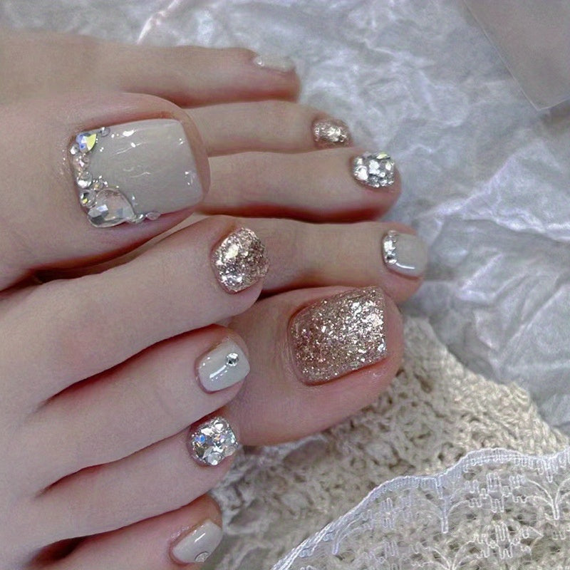 Toenails with Glitter Golden Powder And Glossy Rhinestone