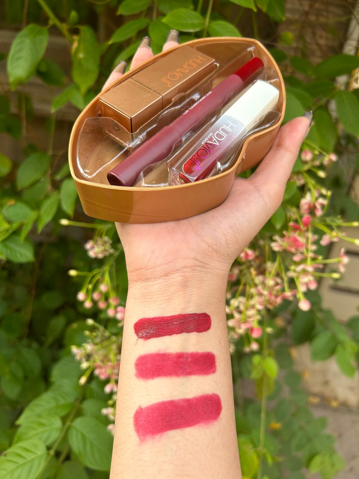 HUDAMOJI LIP KIT - Classy Touch Pk