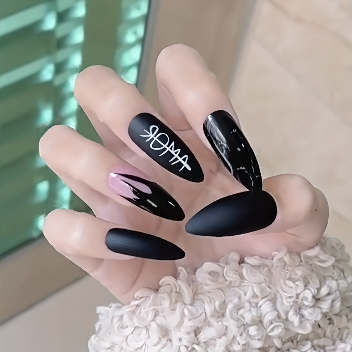 Long Almond Black And Pink Fake Nails